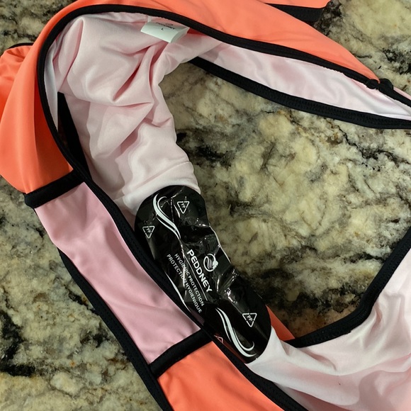 Peddney size large bikini swimsuit. Ordered from Amazon. NWT! Coral black pink - Picture 2 of 3